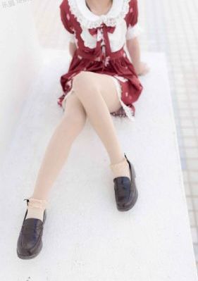 笼中女
