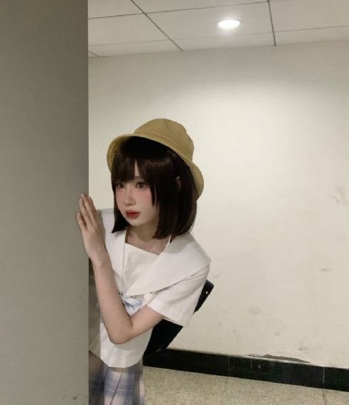 寂寞空庭春欲晚