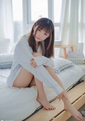 森林里的熊先生冬眠中