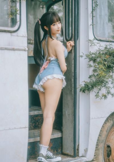 花吃了那女孩