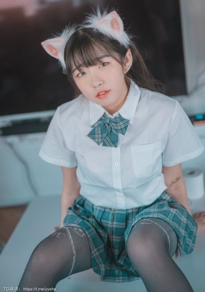 女大学生的沙龙室1