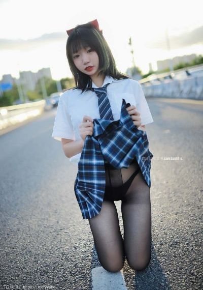 年轻的母亲中文